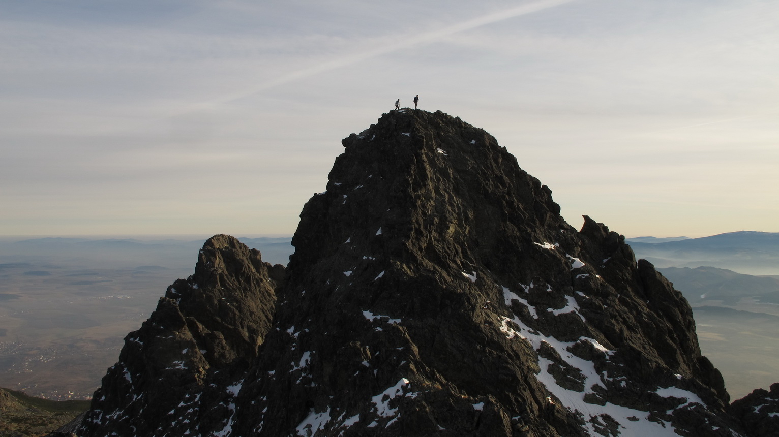 dve_postavičky_na_Granátovejk_veži