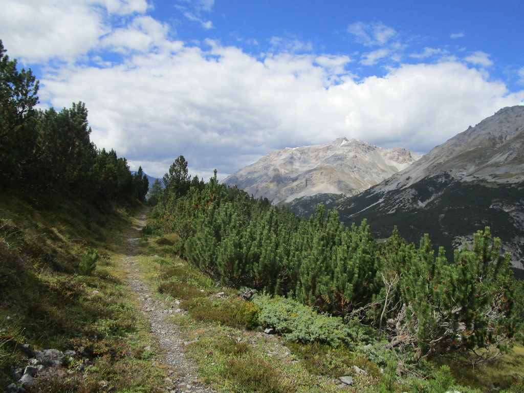 chodníček_traverzujúci_Mt._delle_Scale,_časť_Ferrarola