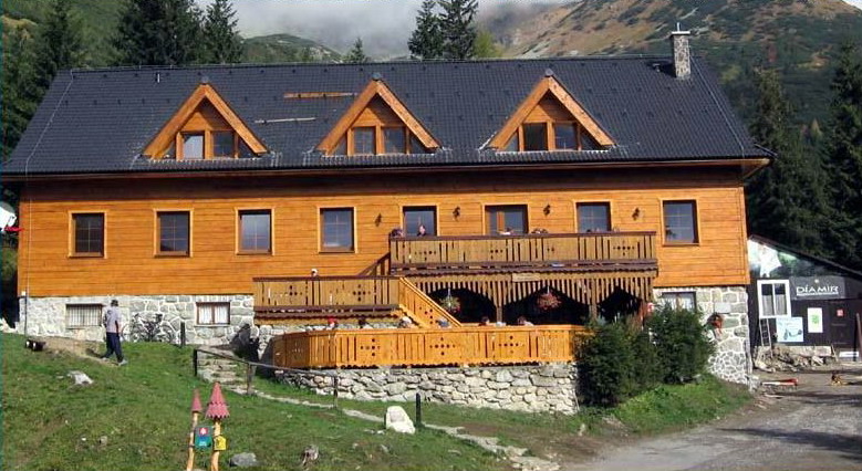 ziarska-chata-praje-skialpinistom